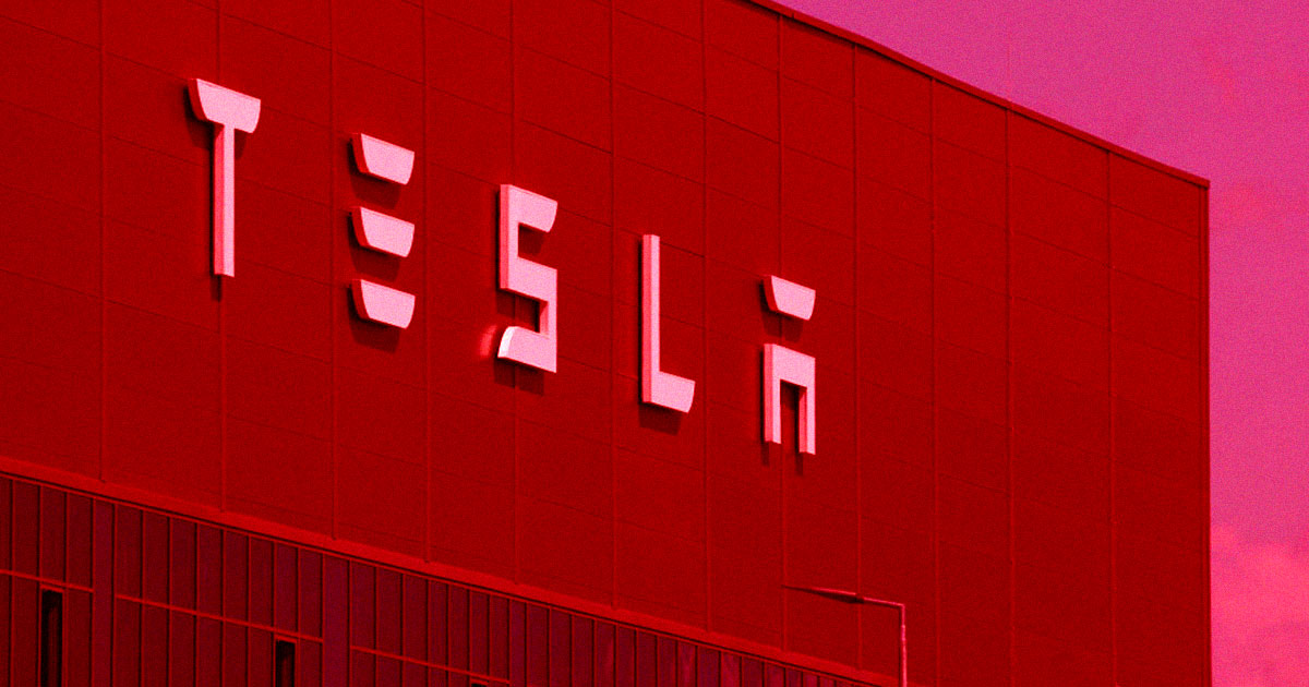 Tesla Exec Quits, Trashes Company