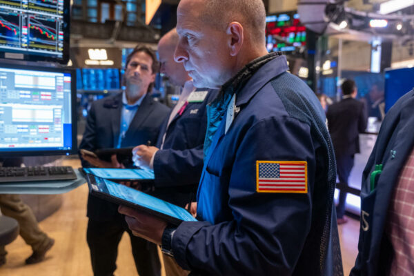 Stocks tread water with Dow aiming for 40,000
