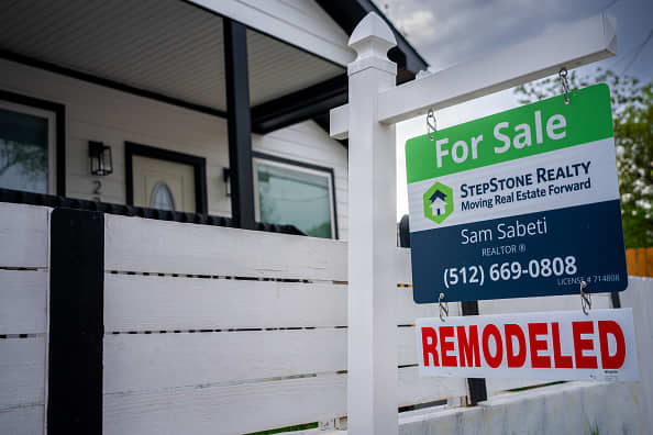 Mortgage demand flattens even as interest rates hit the lowest level since March