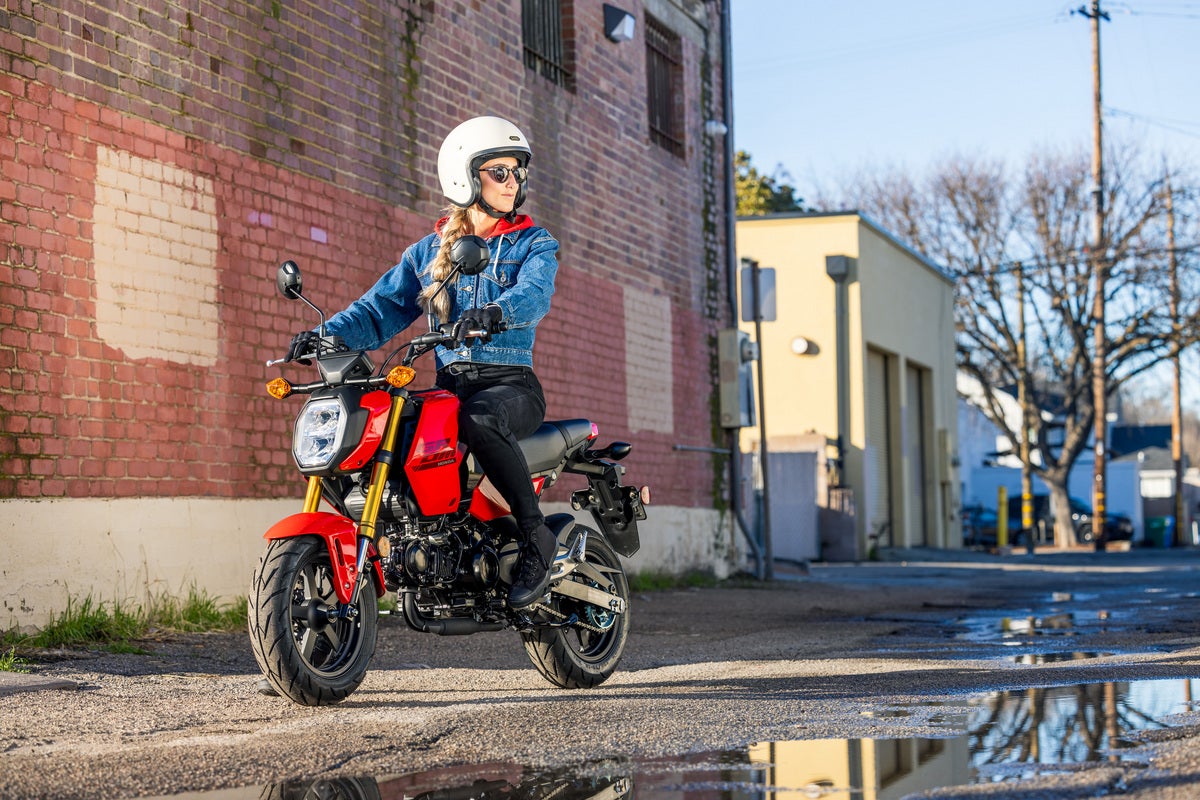 25 Honda Grom lifestyle 4