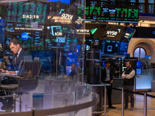 US stock market hits new record ahead of interest rates decision | Financial