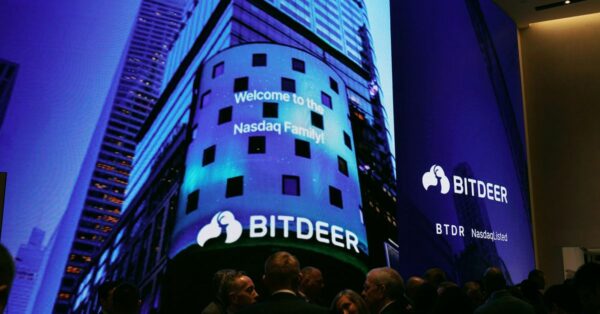 Bitcoin Miner Bitdeer (BTDR) Acquires ASIC Chip Designer Desiweminer For $140M