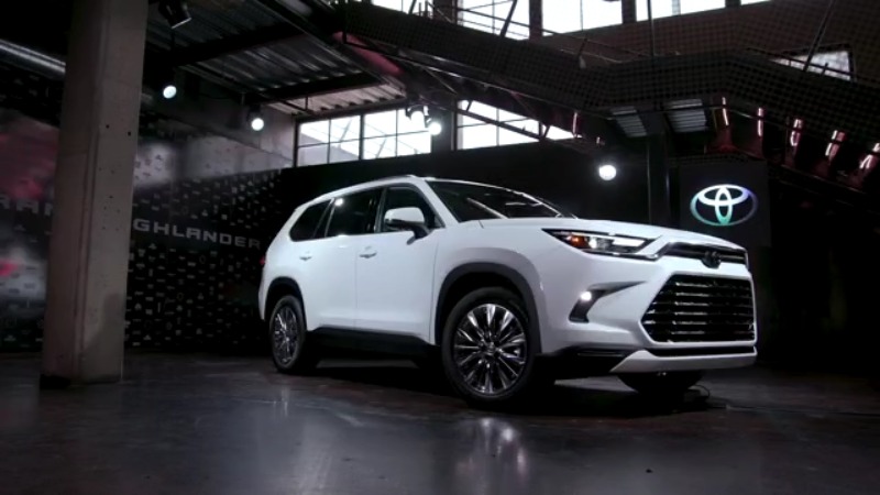 World premiere of new Toyota Grand Highlander in Chicago