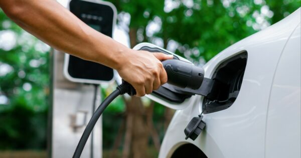 Youngkin pulls Virginia out of electric vehicle mandate