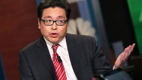 Tom Lee stands by $150,000 bitcoin outlook, says overhang to wane in 2H