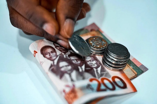 Bruised cedi makes Ghana’s policy rate decision a toss-up