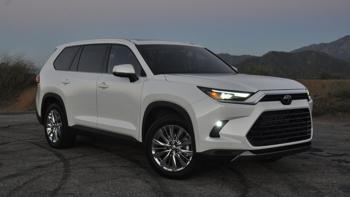 2024 toyota grand highlander front rt 3qtr