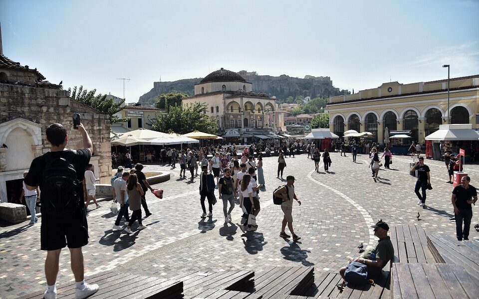 Tourists Monastiraki Intime