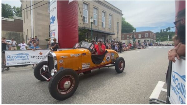 The Great Race classic car race ends in Gardiner, Maine