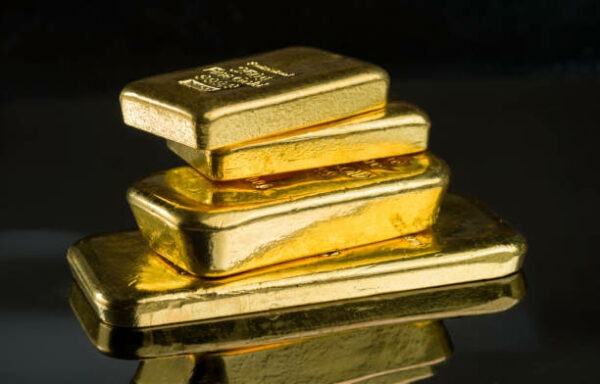 XAU/USD outlook: Gold Price Rises Ahead of Key Economic Data But Still Holding