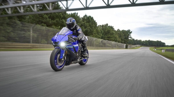 How Fast Is The Yamaha R1? A Look At Its Top Speed And Acceleration Times